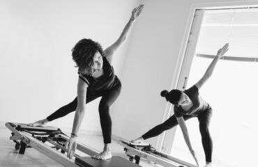 Pilates para mejorar la postura en era digital